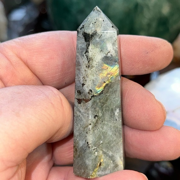 🔥SALE🔥 Labradorite Crystal Point! - Picture 4 of 5